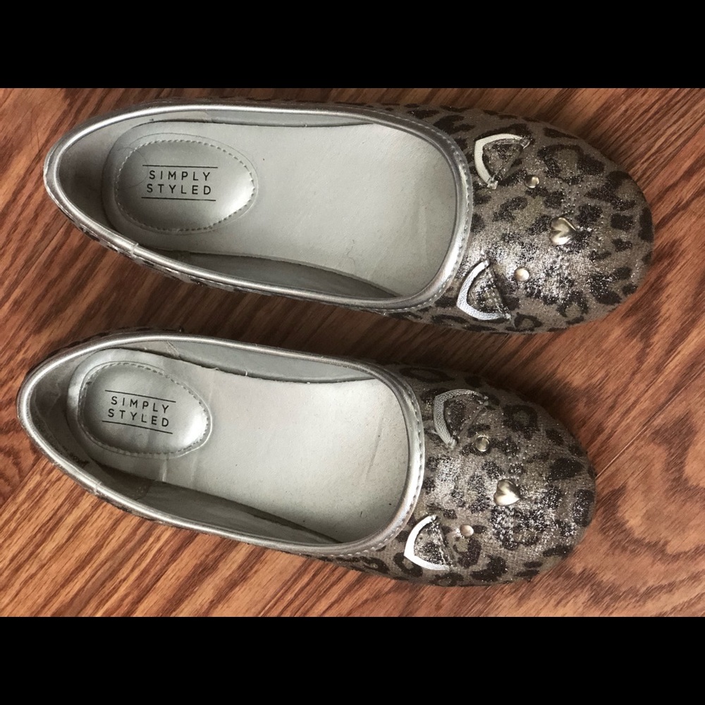Girls shoes